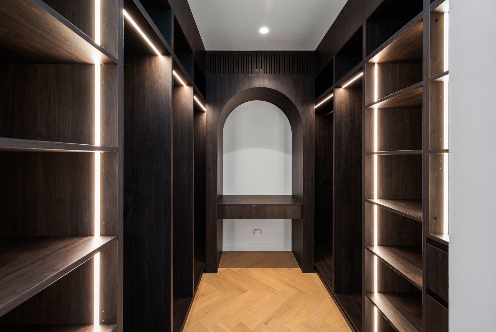Fitted dressing room